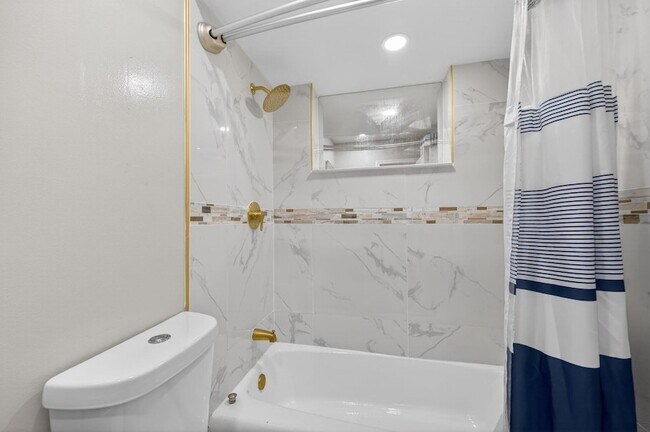 Building Photo - 6219 SW 20th Ct