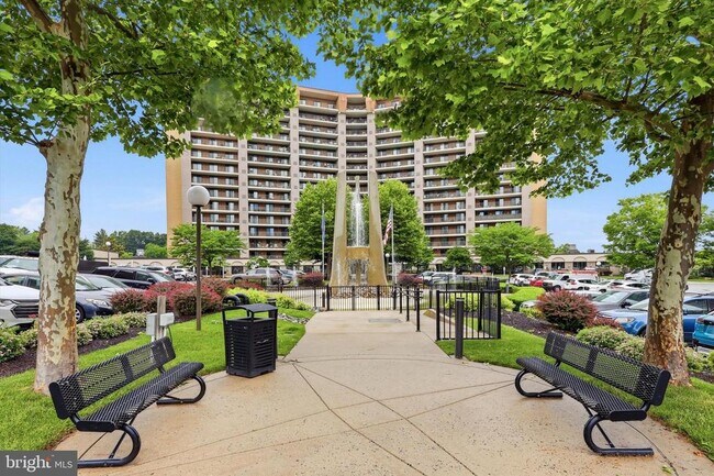 Building Photo - 21328 Valley Forge Cir