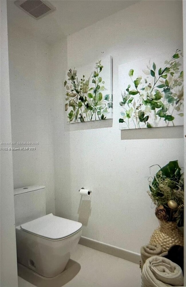 Building Photo - 851 NE 1st Ave