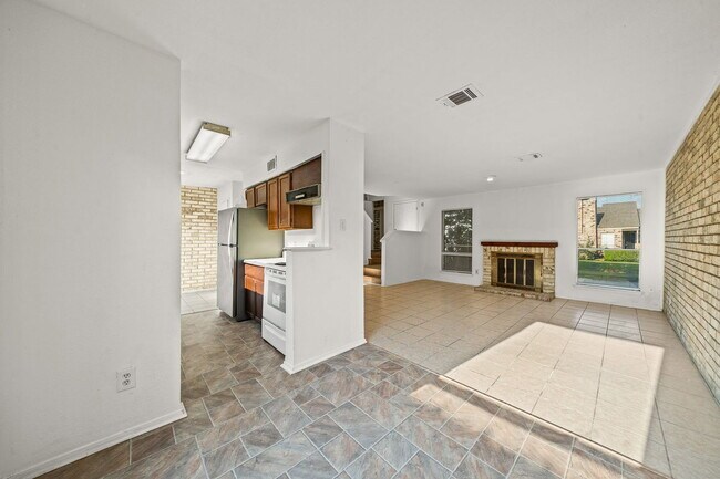 Building Photo - 6463 Cambridge Glen Ln