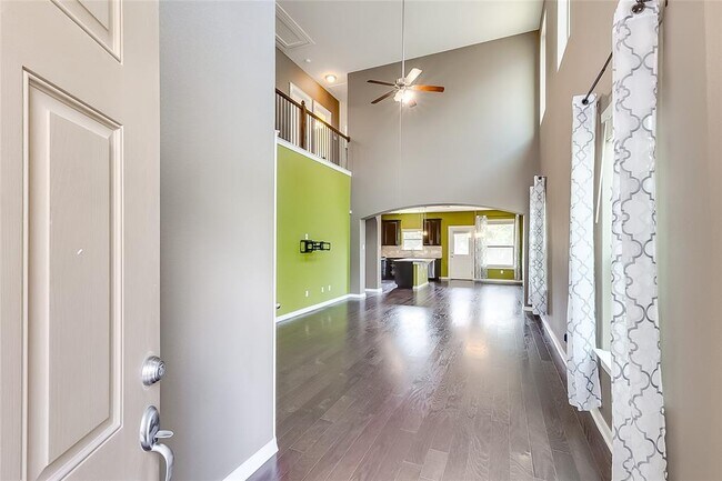 Building Photo - 16113 Hawthorne Heights Trail