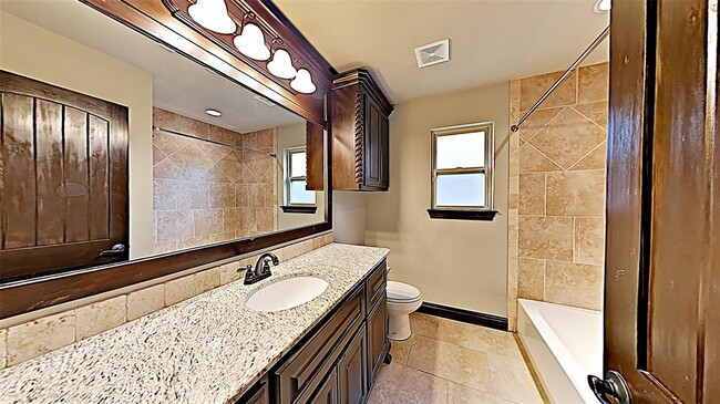 Building Photo - 2324 Sutton Pl