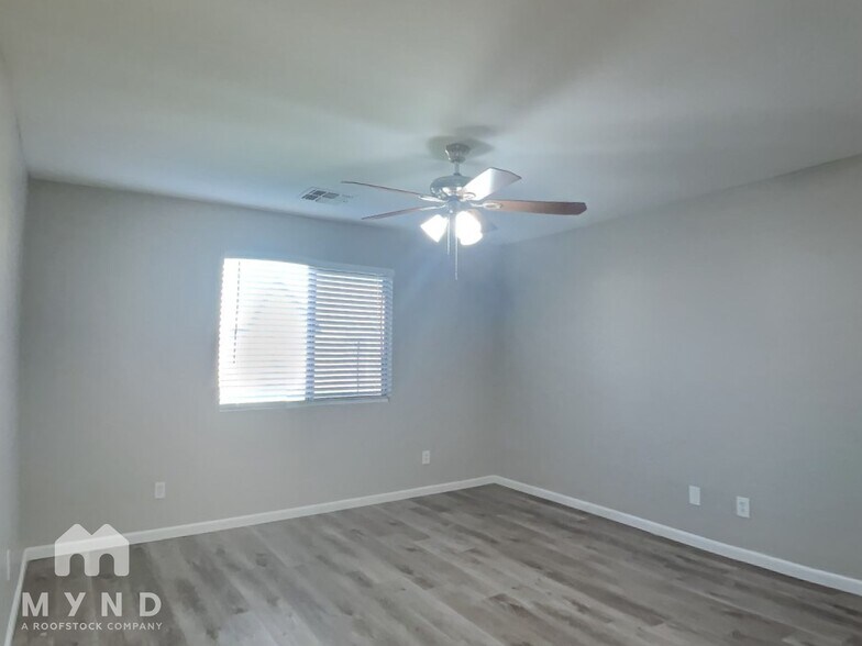 Building Photo - 3412 W Fraktur Rd