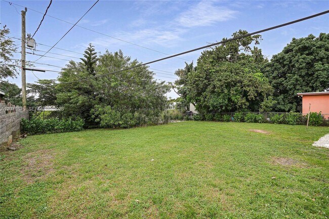 Building Photo - 2230 N 62nd Ave