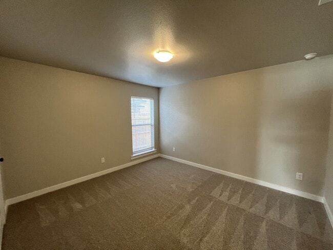 Building Photo - 1302 Ross Ave
