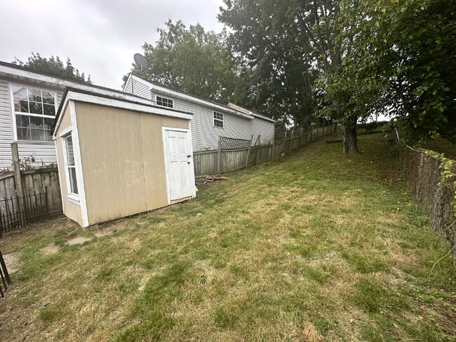 Building Photo - 2 Bedroom Duplex in Downtown Westminster