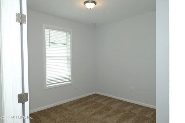 Building Photo - 220 Modesto Dr