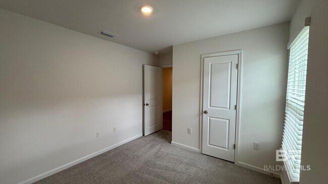 Building Photo - 9653 Soldier Horse Dr