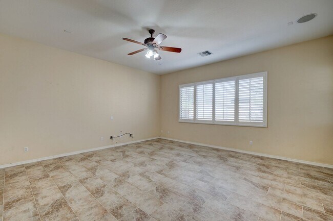 Building Photo - AVAILABLE NOW IN SHAMROCK ESTATES GILBERT!!!