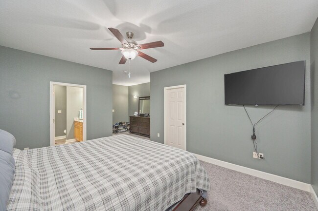 Building Photo - 406 Arbor Lake Dr