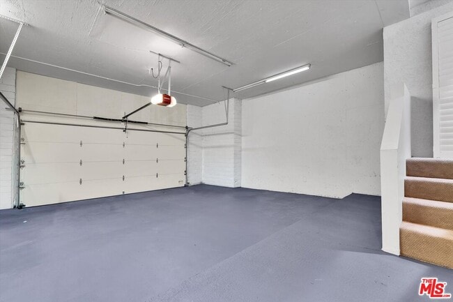 Building Photo - 1713 Queens Ct