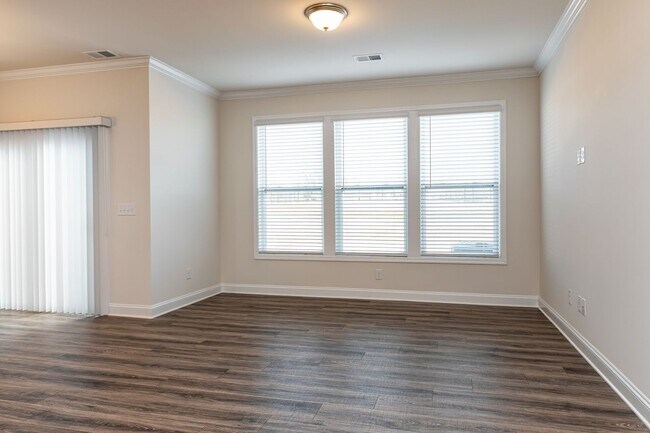 Building Photo - 437 Yellow Fox Rd