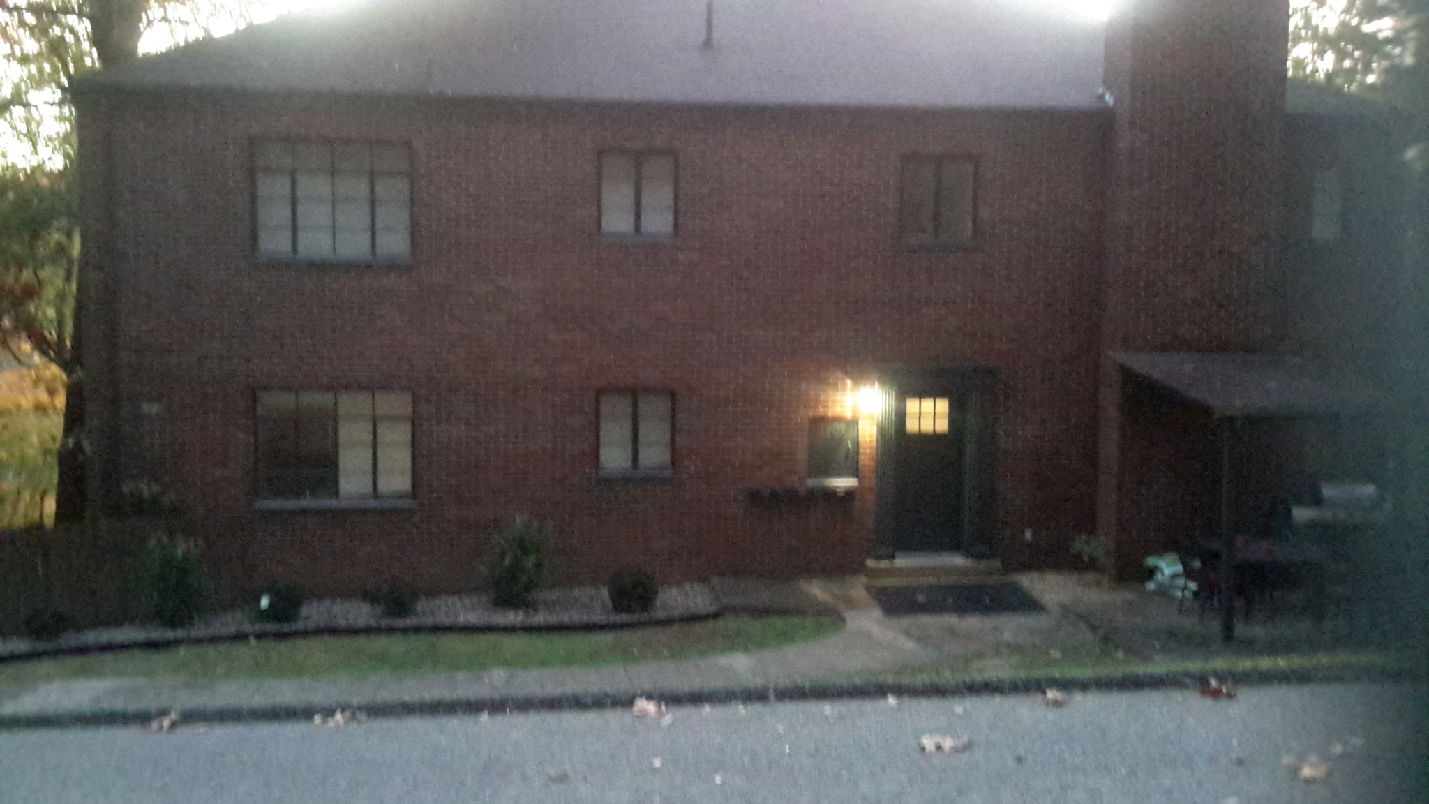 Building Photo - 1403 Summit Dr