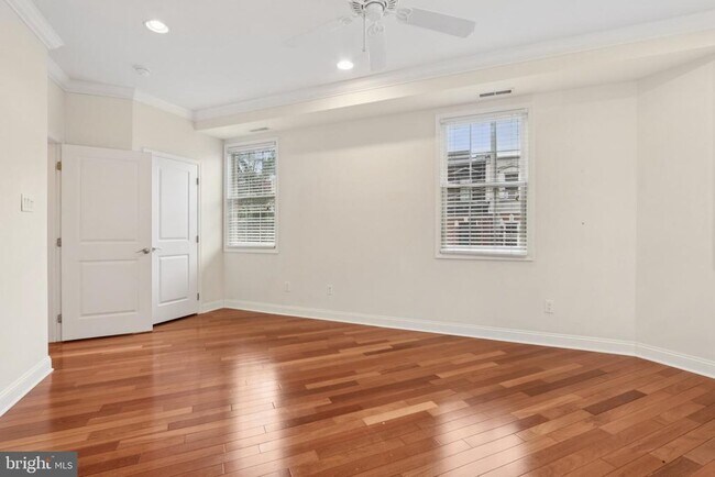 Building Photo - 2423 Grays Ferry Ave