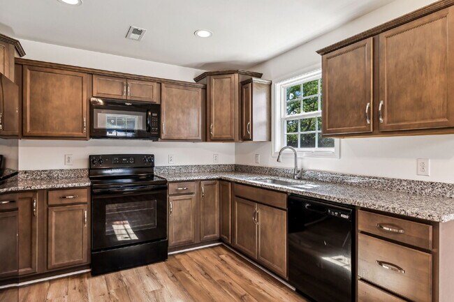 Building Photo - 1816 Cunningham Ridge