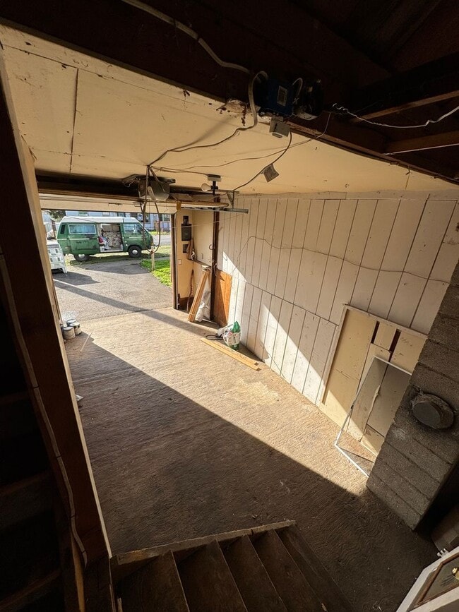 Building Photo - Myrtle Creek 2-Bedroom Home with Garage