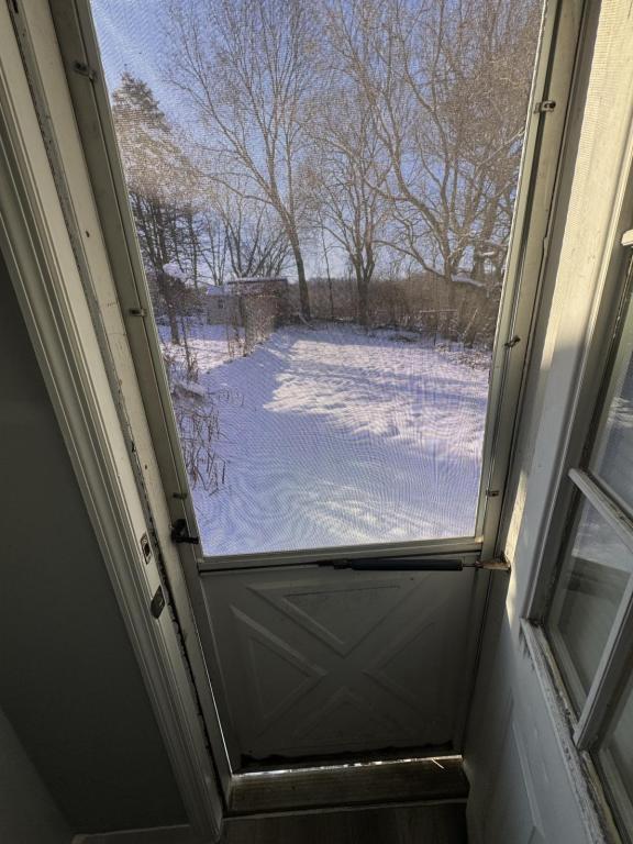 Building Photo - 347 Huddleson Ave