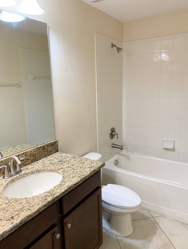 Building Photo - WYNDHAM LAKES ESTATES 4/2.5 HOME FOR RENT - LAKE VIEW!