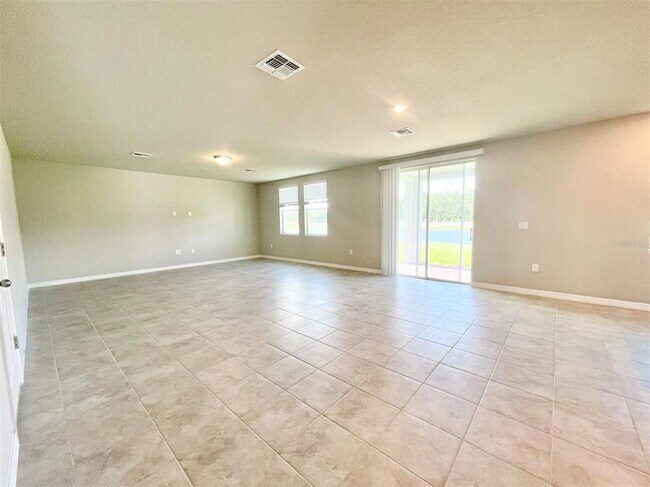 Building Photo - 535 Amadoras Wy