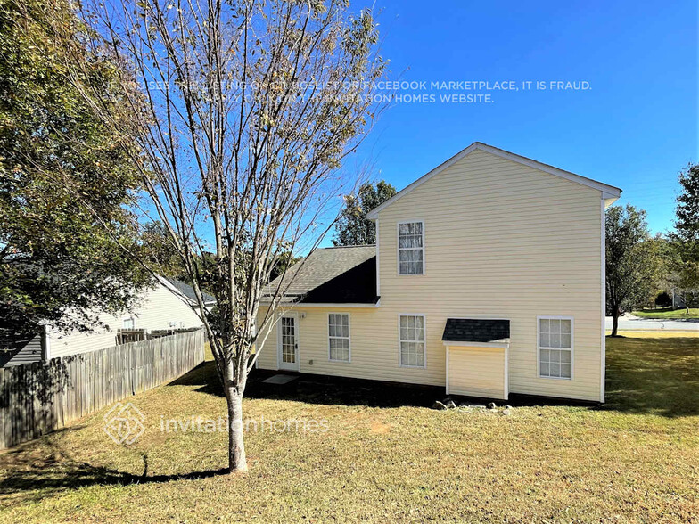 Building Photo - 916 Anchor Way NE