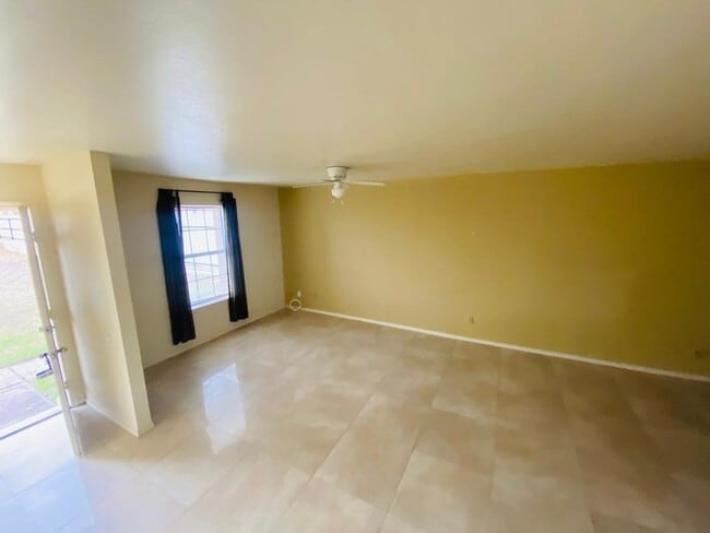 Building Photo - 2903 Patzcuaro Dr