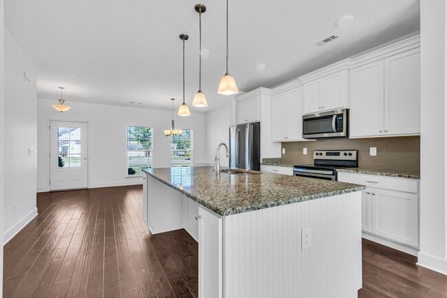 Building Photo - 253 Mary Ann Cir