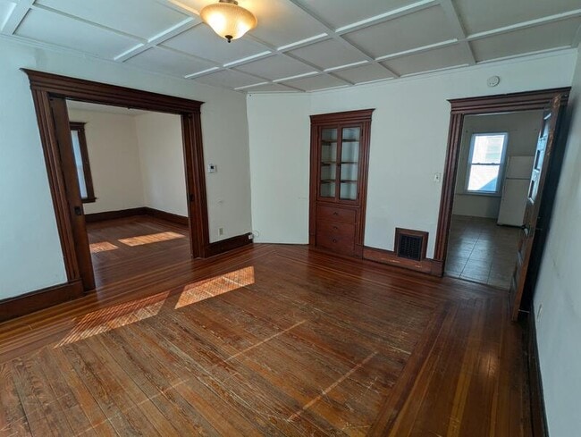 Building Photo - 139 Jubilee St