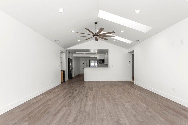 Building Photo - 7843 Quince St
