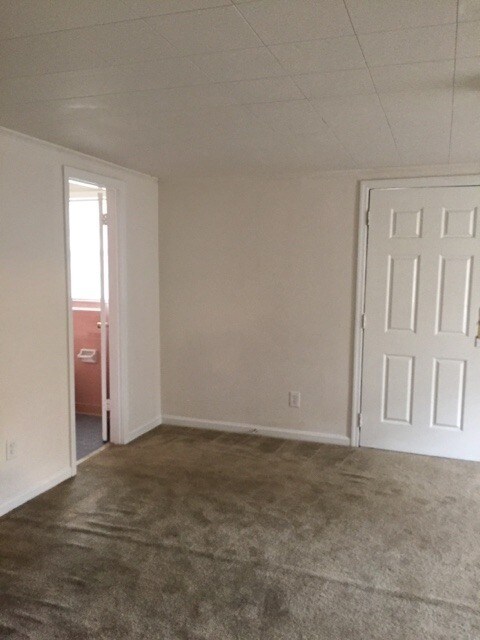 Building Photo - Hidden Enclave of Ranch Style Homes