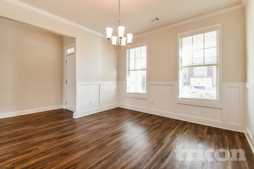 Building Photo - 4392 Bella View Dr