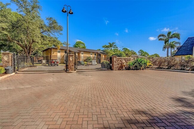 Building Photo - 10195 Sailwinds Blvd N