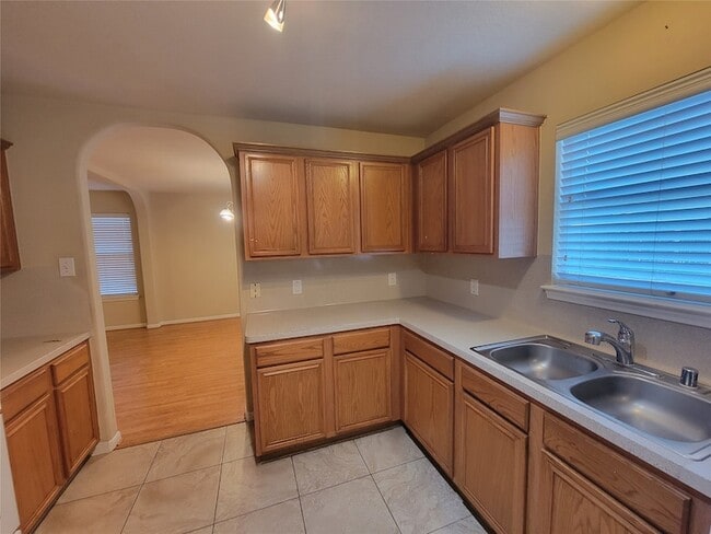 Building Photo - 2414 Gwenfair Dr