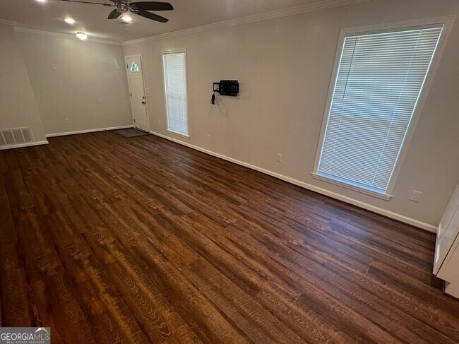 Building Photo - 648 Nelby Ct