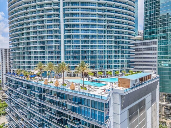 Building Photo - 200 Biscayne Blvd Way