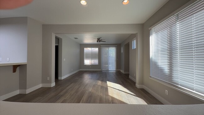 Building Photo - 2390 River Rock Dr