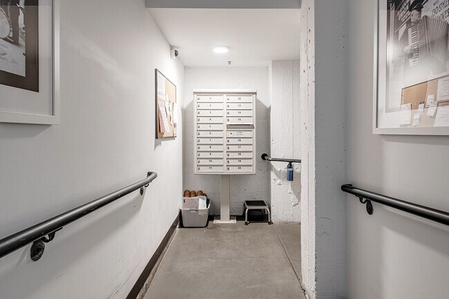 Building Photo - 385 Tehama St