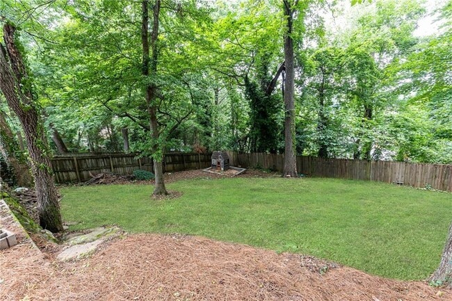 Building Photo - 495 Hascall Rd NW