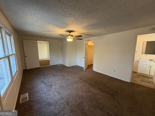 Building Photo - 2933 Coffer Dr