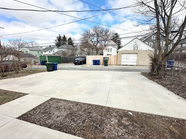 Building Photo - 66 W California Ave