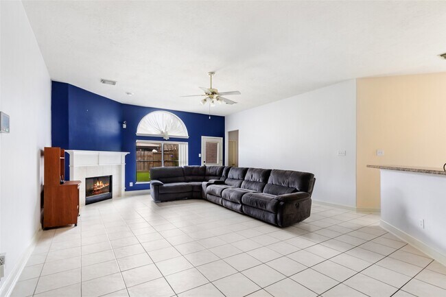 Building Photo - 18418 Hot Creek Ct