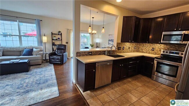 Building Photo - 247 Milkweed Dr