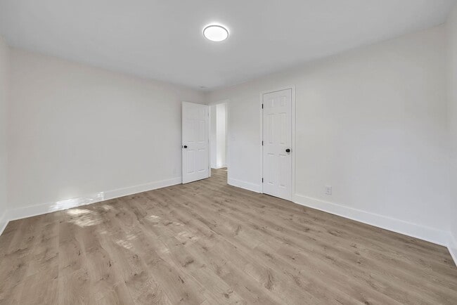 Building Photo - 510 E Branch St