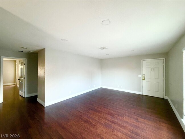 Building Photo - 5219 Caliente St