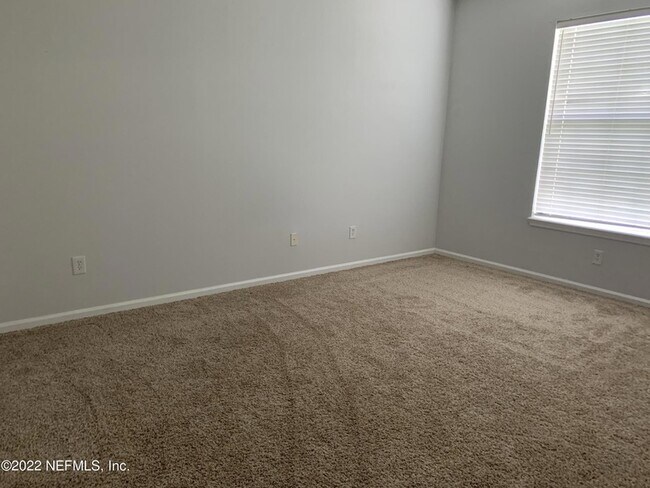 Building Photo - 7801 Point Meadows Dr