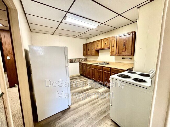 Building Photo - 700 Market St