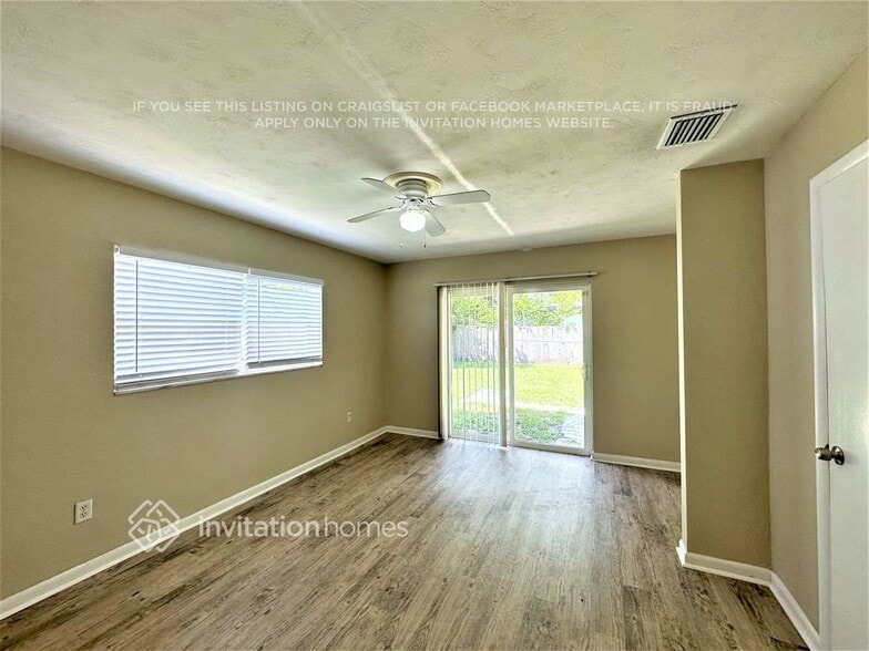 Building Photo - 1324 W Hartley Cir