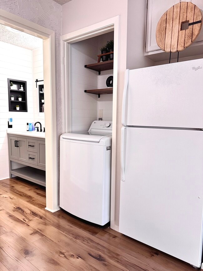 Building Photo - 2120 Pearl St