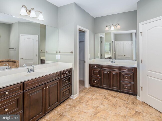 Building Photo - 24925 Quimby Oaks Pl