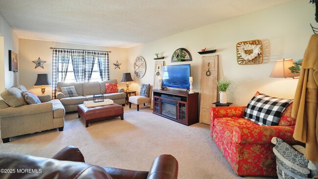 Primary Photo - 11 Reef Pl