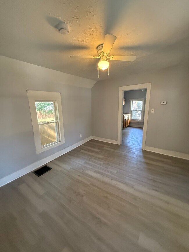 Building Photo - SECTION 8 and EDEN Accepted!! Newly Renova...